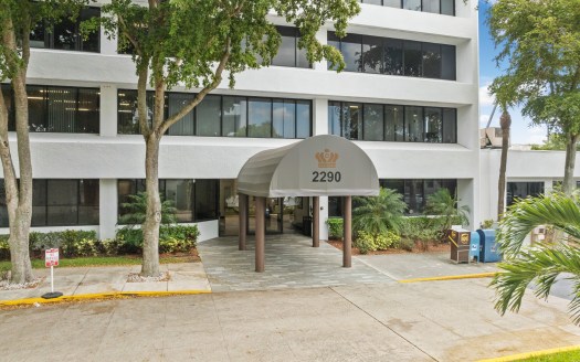 (LEASED) 1280 SF Suite 301 Professional and Medical Office Space at 2290 10th Ave N, Lake Worth, FL 33461